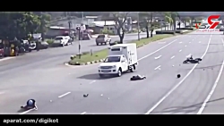 دوبار تصادف همزمان موتور سوار...
