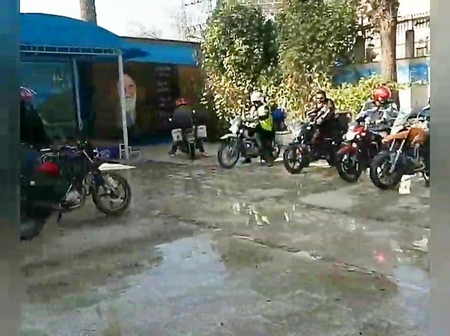بازدید گردشگران پاکستانی از موزه و ساختمان قدیم دادگستری زاهدان بازدید گردشگران پاکستانی از موزه و ساختمان قدیم دادگستری زاهدان