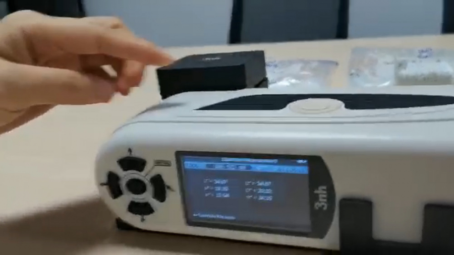 دستگاه اسپکتروفتومتر و رنگ سنجی مستربچ و پلیمرها Spectrophotometer گربه فضایی