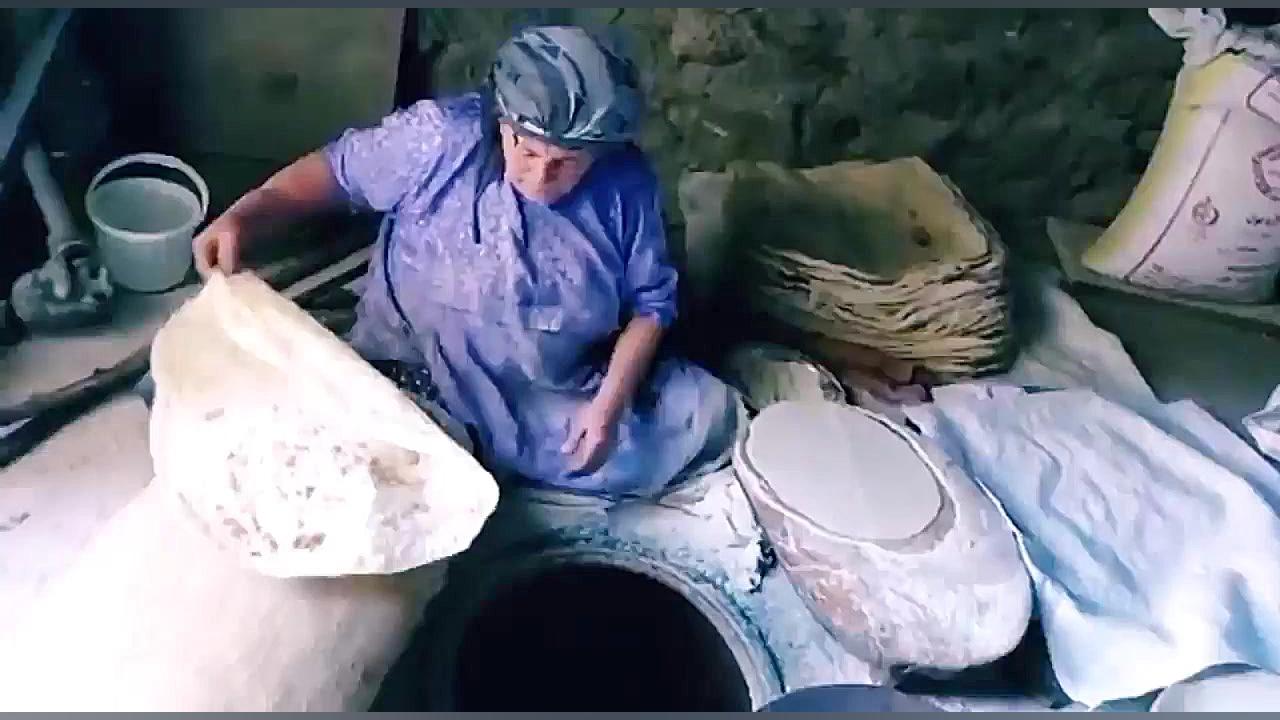 پخت نان روستای کنزق جراحی زیبایی پلک