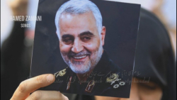 ادای احترام به شهید حاج قاسم س...