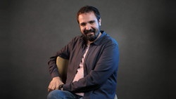 ویدیوی خداحافظی آرش عیاری از ز...