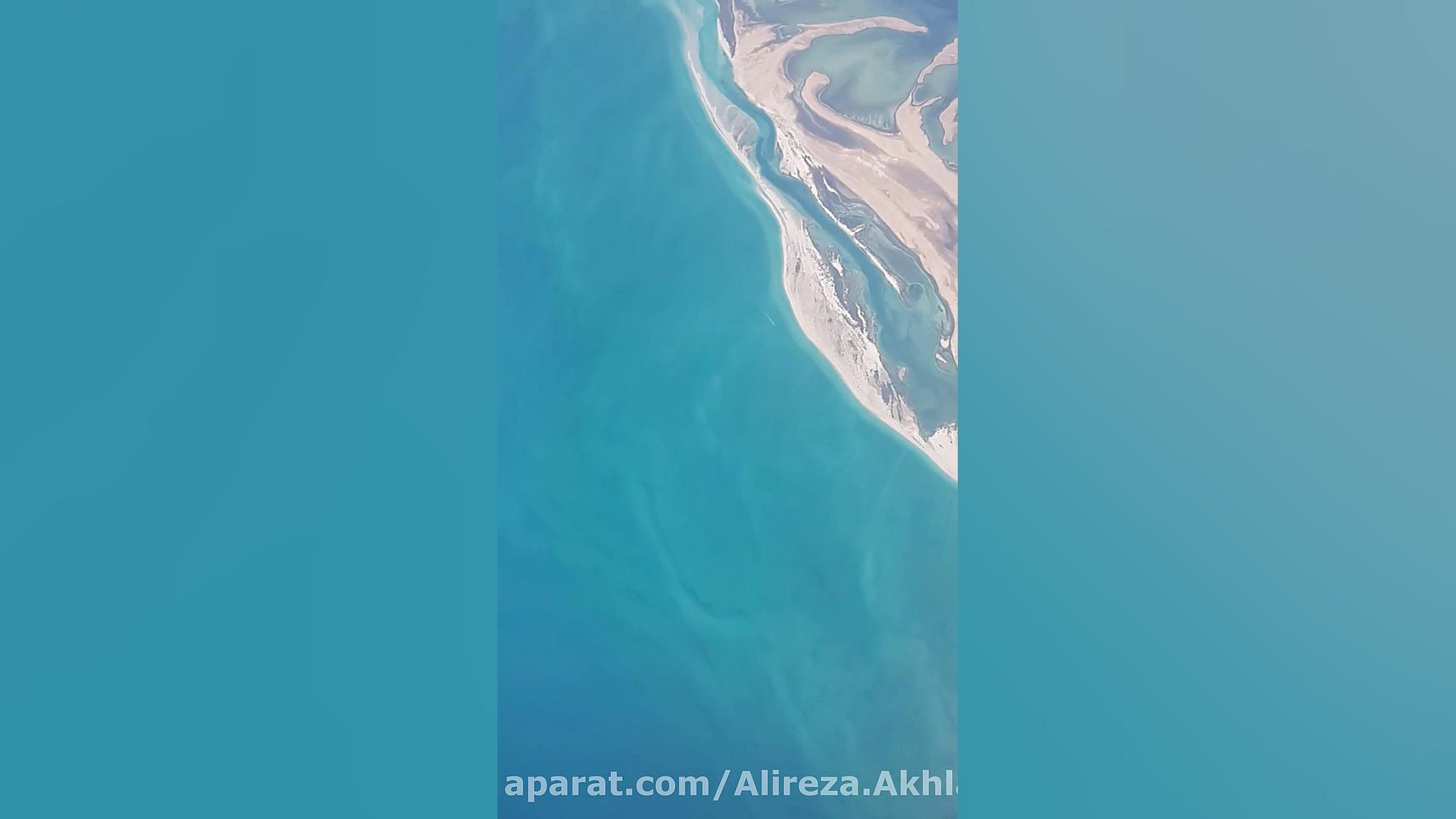 پوستر کوچک