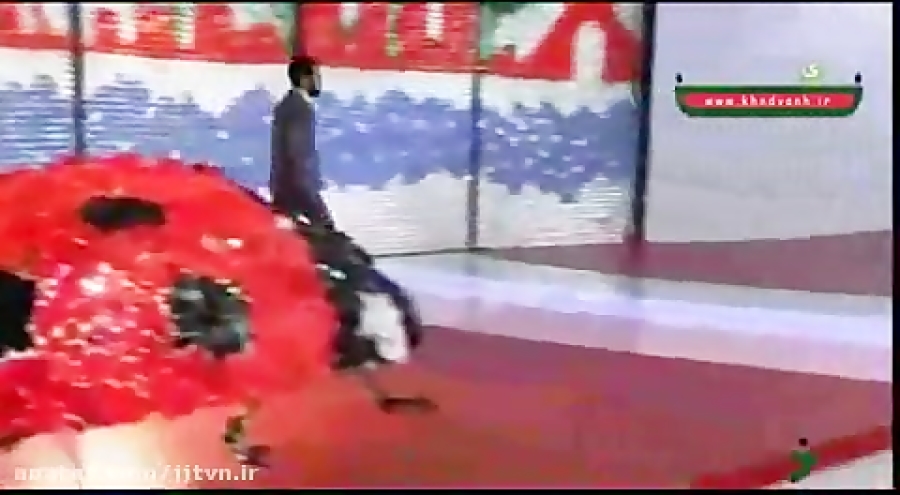تصویر از اجرای دیدنی اشکان خطیبی دربخش دوم مسابقه لباهنگ خندوانه