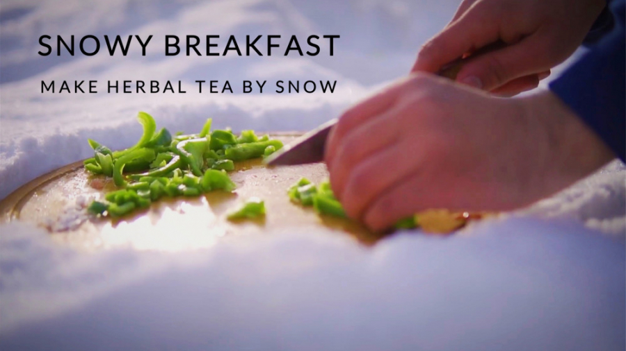 پخت املت و درست کردن دمنوش در کوهستان برفی