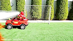 ولاد و نیکی در حال بازی با اسب...