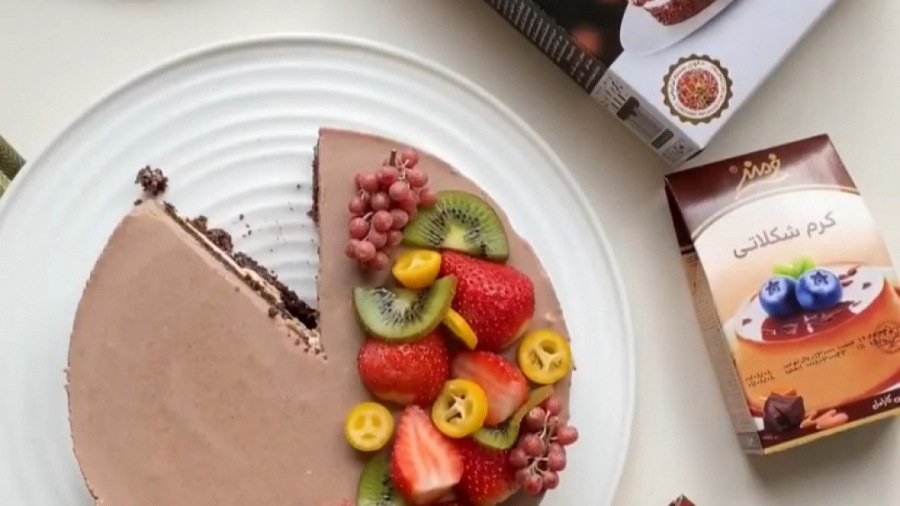 کیک شکلاتی کاراملی خوشمزه