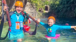 تفریح ناستیا در پارک سرگرمی