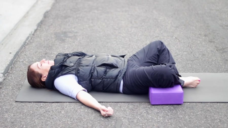 چالش 30 روزه یوگا برای مبتدیان در خانه (کلاس 30 دقیقه) روز 27