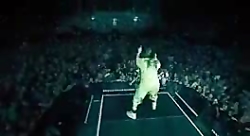 کنسرت بیلی ایلیش منو دنبال کنی...