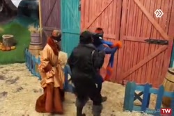 لحظه حساس کلبه عمو پورنگ