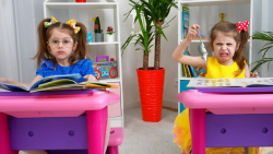 ایوا و رفتار صحیح در مدرسه