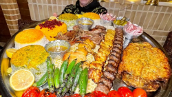 تخفیف داریم رو دو تا سینی کباب...