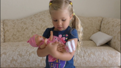 دیانا و عروسک خوابیده بانوان ک...