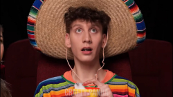 چگونه حیوانات خانگی را دزدکی و...