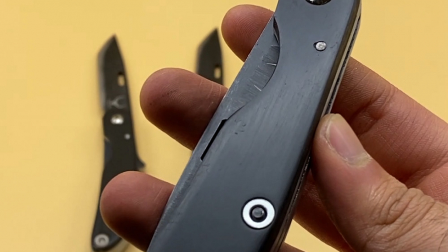 چاقوی تاشو حرفه ای مدل B2-1 با قفل لاینرلاک زمان207ثانیه