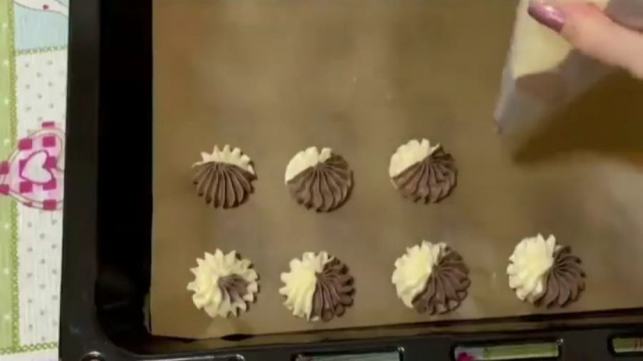 شیرینی دو رنگ بهشتی مناسب عید نوروز