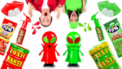 چالش خوردن غذاهای یک رنگ ، چال...