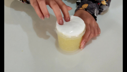 ساخت اسلایم عسلی ، رنگ کردن اس...