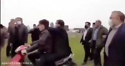 حضور ضرغامی با موتور در استادیوم سوارکاری گلستان! حضور ضرغامی با موتور در استادیوم سوارکاری گلستان!