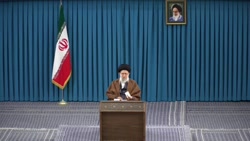 اشاره رهبر انقلاب به ماجرای عکس حاج قاسم و پلیس هند اشاره رهبر انقلاب به ماجرای عکس حاج قاسم و پلیس هند