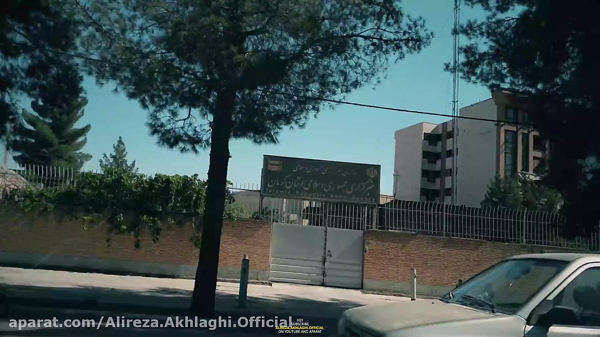 پوستر کوچک