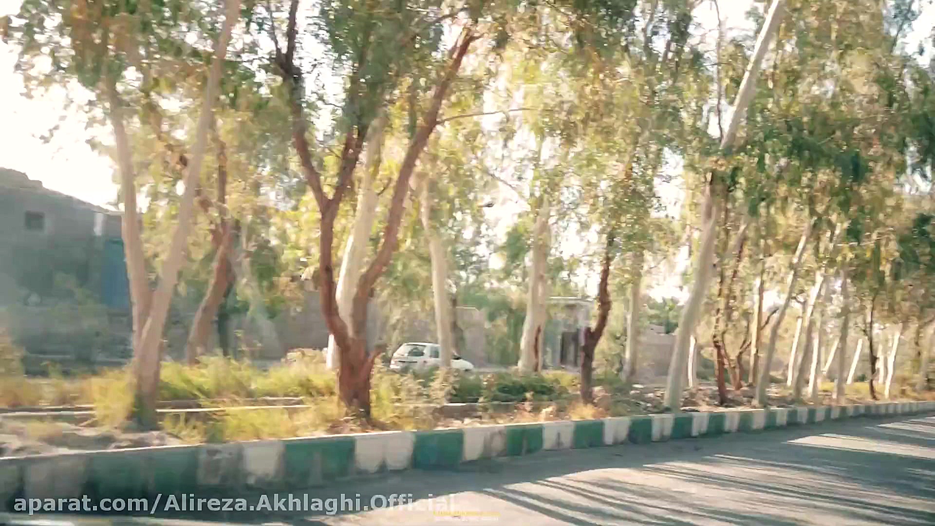 پوستر کوچک