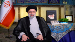 رئیسی در پیام نوروزی: رنج مردم را در سفرهای استانی و ملاقاتهای عمومی لمس میکنم رئیسی در پیام نوروزی: رنج مردم را در سفرهای استانی و ملاقاتهای عمومی لمس میکنم