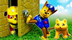 بازی با اسباب بازی سگ های نگهب...