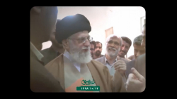 مستند دیدار طنزپردازان با رهبر معظم انقلاب مستند دیدار طنزپردازان با رهبر معظم انقلاب