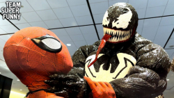 مبارزه مرد عنکبوتی و ونوم در و...