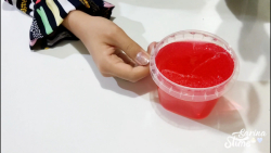 نقد و بازی با اسلایم شفاف قرمز...