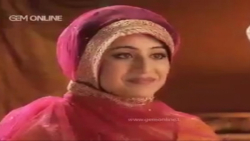 جودا اکبر در حال نماز زیبا