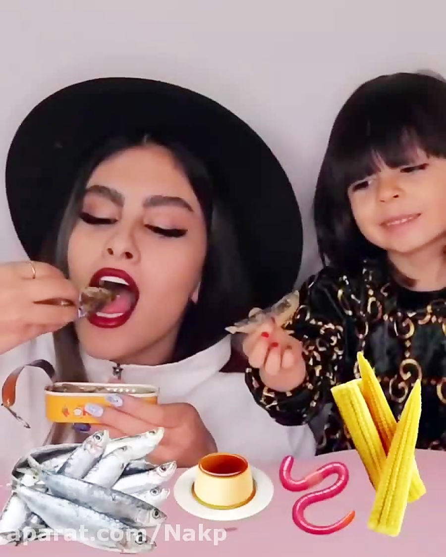 مونا فود:چالش خوردن ایموجی با دلارا