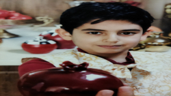 من&zwnj;کی&zwnj;هستم