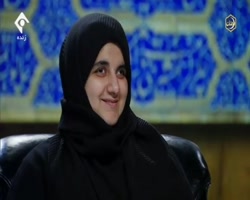 دختری که روز ولنتاین ترجیح میدهد به مادرش کادو بدهد دختری که روز ولنتاین ترجیح میدهد به مادرش کادو بدهد