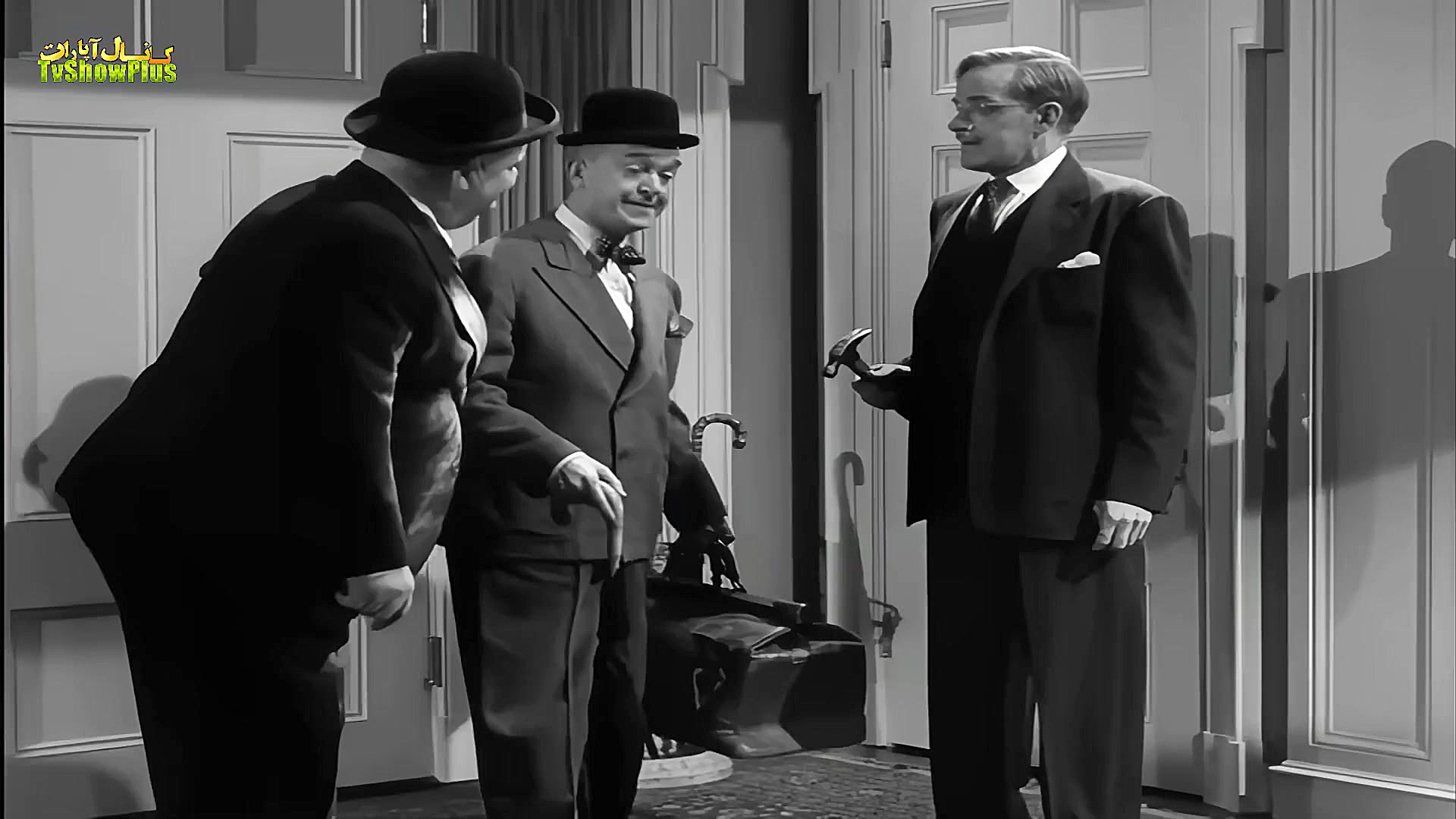 فیلم لورل و هاردی.The.Big.Noise.1944.دوبله فارسی.کیفیت عالی با هوش مصنوعی زمان4207ثانیه