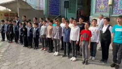 اجرای خیابانی سرود سلام فرمانده توسط گروه سرود آدینه قرچک