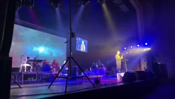 ترانه &quot; عاشقانه نیست &quo...