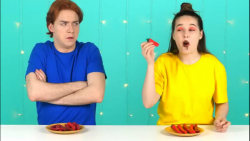 چالش بانوان  غذای واقعی در مقا...