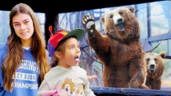 استیسی و میا از باغ وحش بازدید...