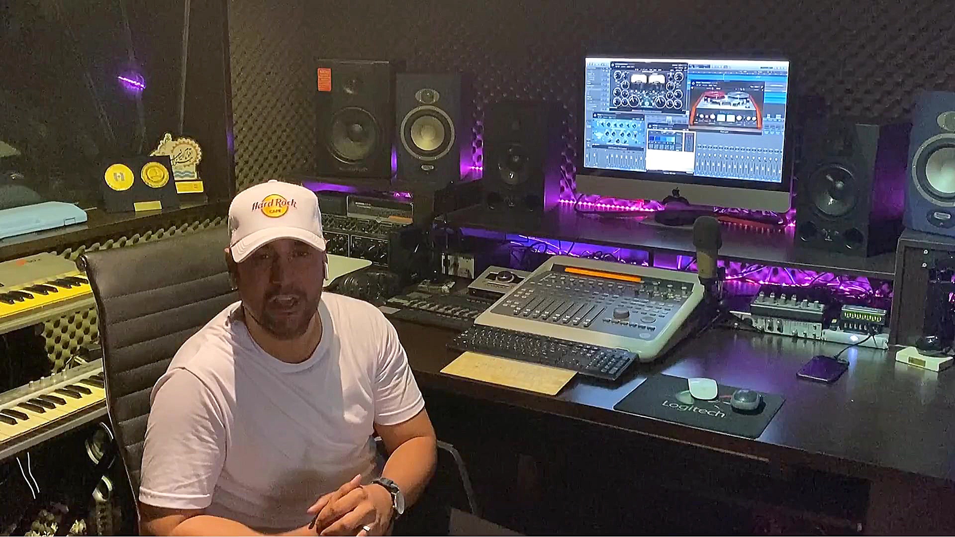 بهنام اختیاری - خواننده و آهنگساز | Behnam Ekhtiari زمان52ثانیه