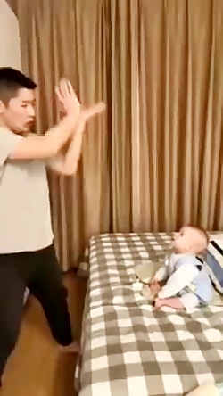 این پسر اگه بزرگ شه حتما یه با...