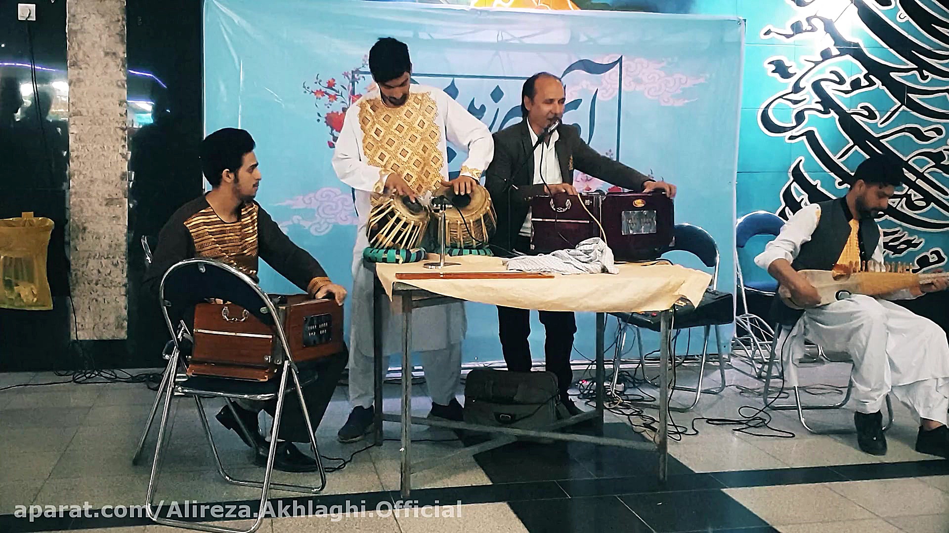 پوستر بزرگ