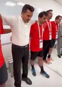 مدد گرفتن سرمربی ایرانی تیم ملی عراق از حضرت فاطمه (س) قبل از بازی مدد گرفتن سرمربی ایرانی تیم ملی عراق از حضرت فاطمه (س) قبل از بازی