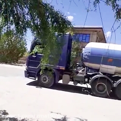 کارخانه یخ خشک خدایار در کردستان