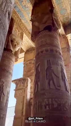 معبد هاتور در حدود ۲۲۵۰ سال قبل از میلاد مسیح(ع) در مصر ساخته شد. معبد هاتور در حدود ۲۲۵۰ سال قبل از میلاد مسیح(ع) در مصر ساخته شد.