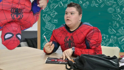 نبرد ابرقهرمانان در دنیای واقع...