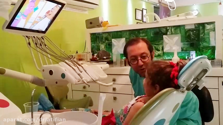 روش کار با کمک افزار جیلو jilo goes to dentistry دکتر بهزاد لطیفیان دندانپزشک کودکان و جامعه شناس