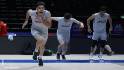 برای موفقیت با همه چیز می جنگی...